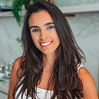 Thais Oliveira
